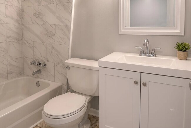 Photo - Room in Townhome on Northdale Rd