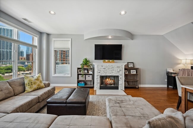 Photo - 330 N Clinton St Unit 603