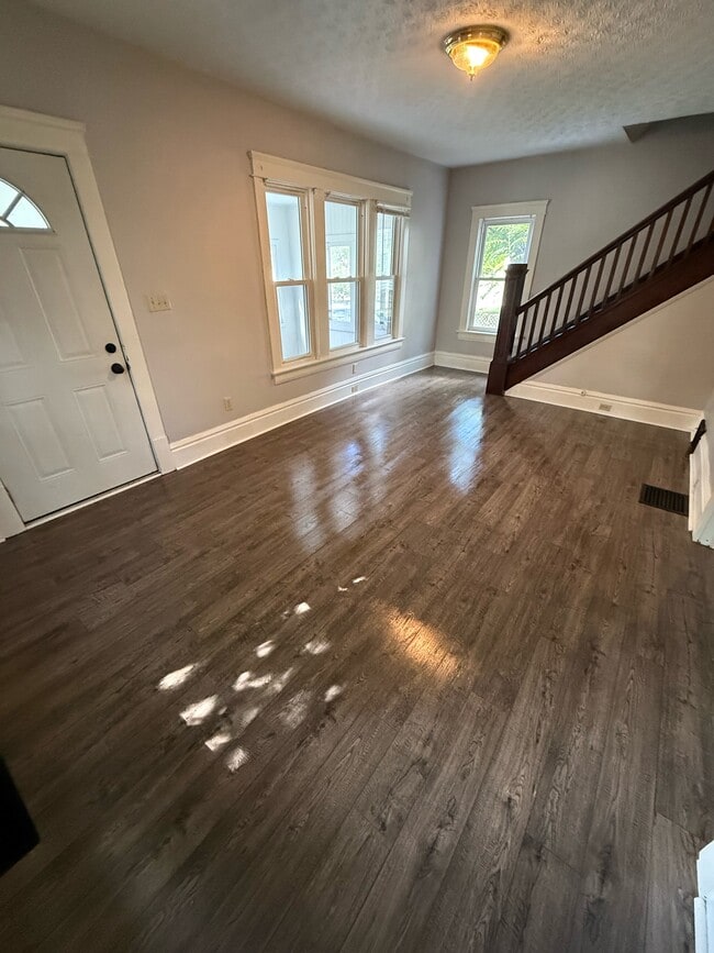 Photo - 503 Spicer Street