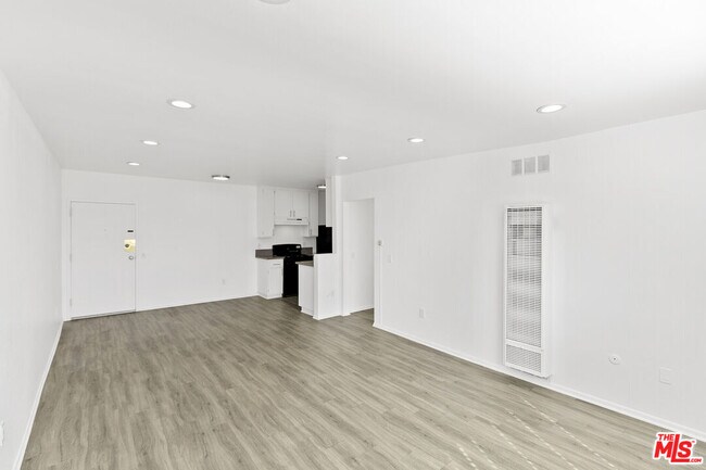 Photo - 15314 Gault St Unit 302