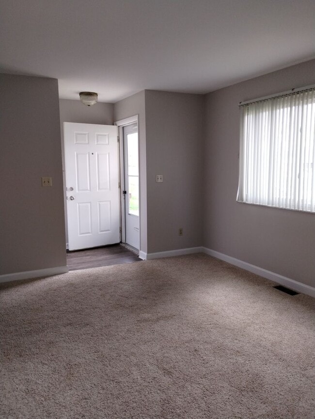 Photo - 728-728 Red Deer Ln Unit 728