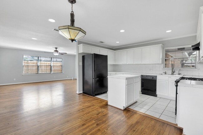 Photo - 4750 Sanford Rd