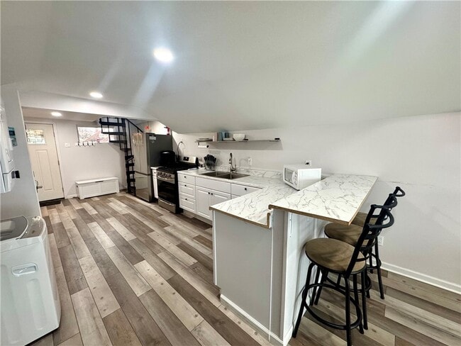 Photo - 182 Lake Bluff Rd