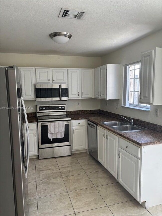 Photo - 2032 NE 167th St