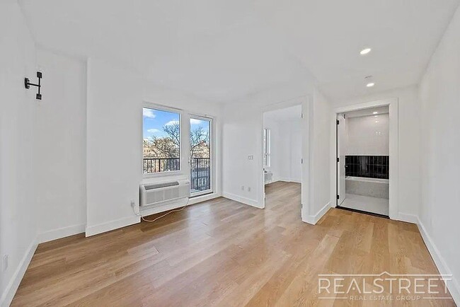 Photo - President Street Unit 3B
