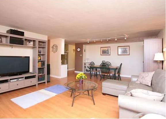 Building Photo - 1029 E 8th Ave Unit Cap Hill Condo