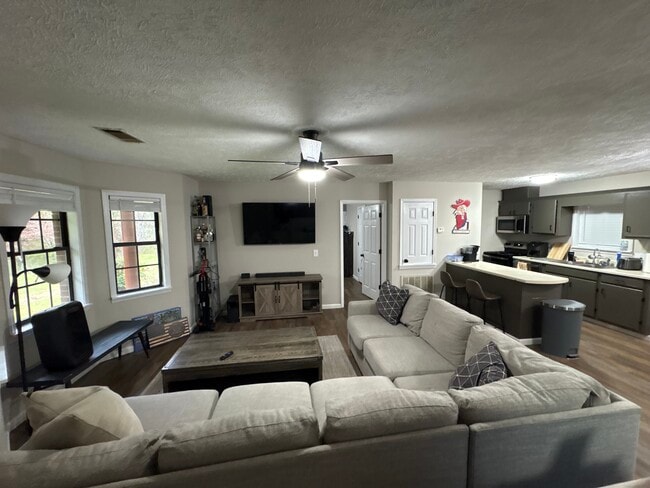 Photo - 3 Co Rd 2017