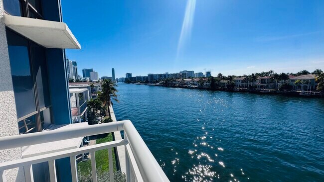 Photo - 1600 S Ocean Dr Unidad 4a