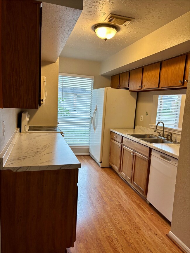 Photo - 7806 Gatehouse Dr