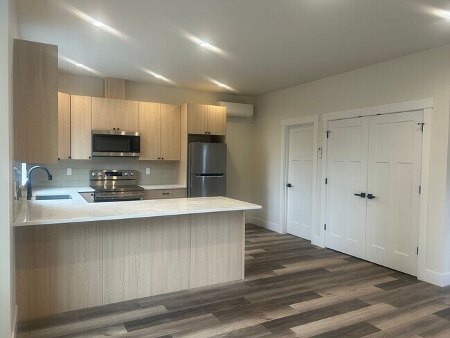 Photo - 3200 Meridian St Unit 1