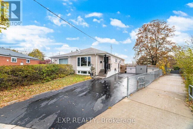 Photo - 1301 Freeport Dr