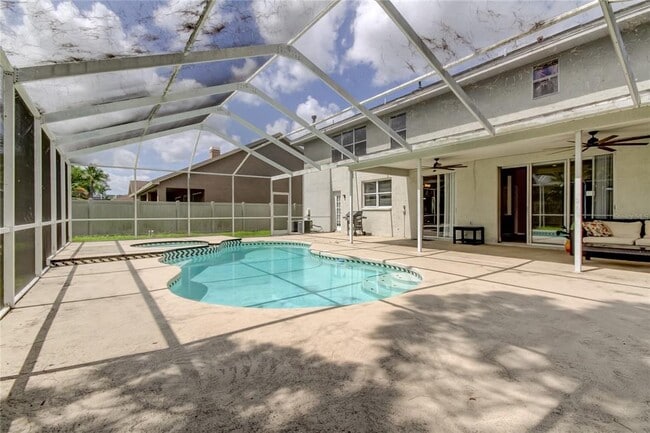 Photo - 9401 Woodbay Dr