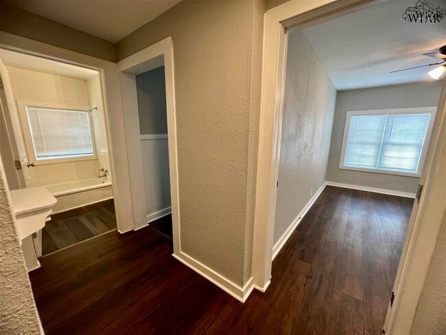 Photo - 1202 Austin St