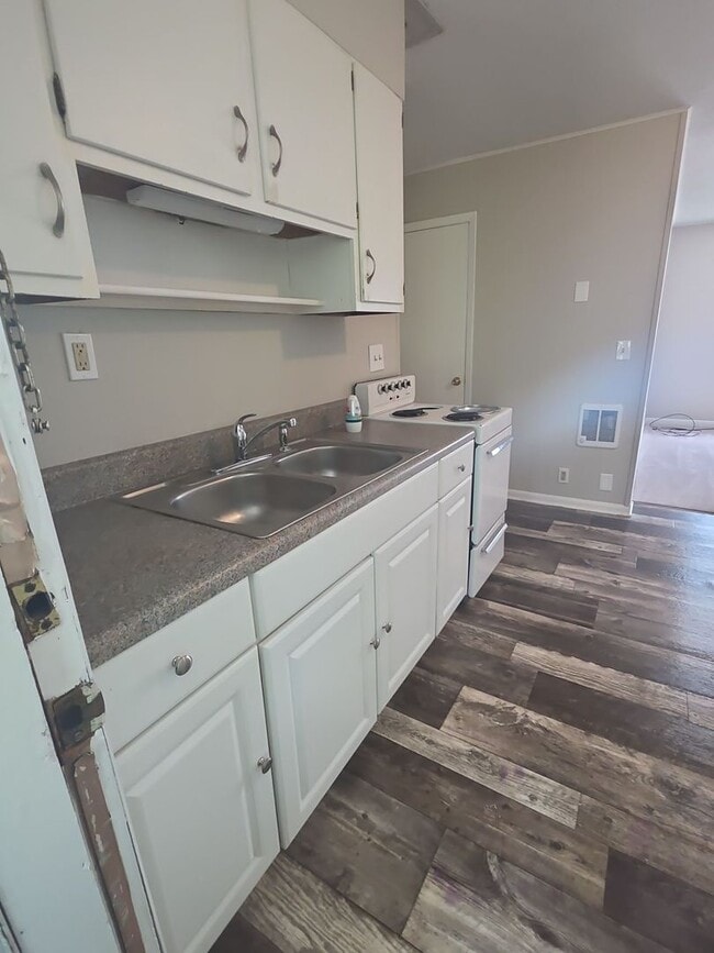 Photo - FIRST MONTH FREE! 1 Bedroom 1 Bathroom Apa...