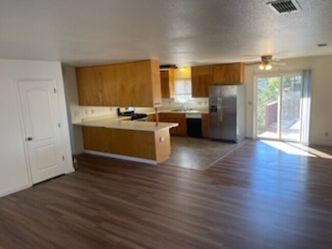Photo - 3 Bedroom home in beautiful Lake California