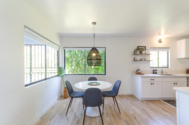 Área de comedor - The Raven