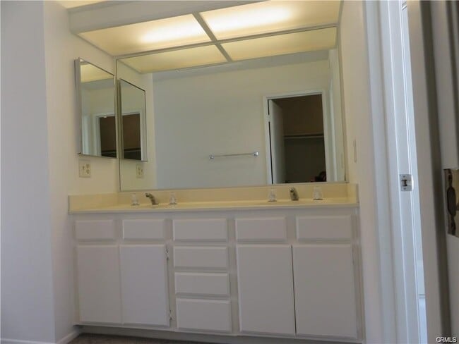 Photo - 2931 Plaza del Amo Plz