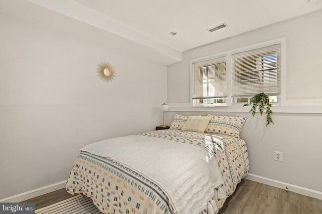 Photo - 5 Girard St NE Unidad BSMT