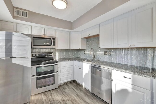 Photo - 7752 Montgomery Rd