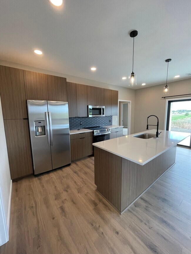 Photo - 328 E Blue Bell Dr