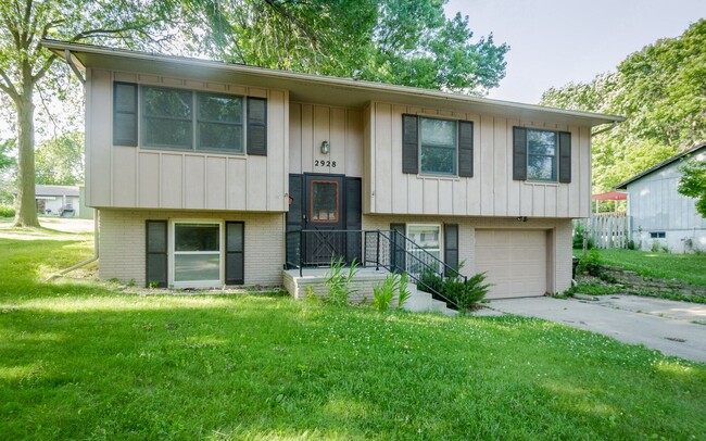 Building Photo - 2928 Radcliffe Ave Rental