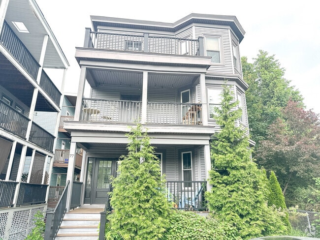 Building Photo - 77 Torrey St Unit 2 Rental