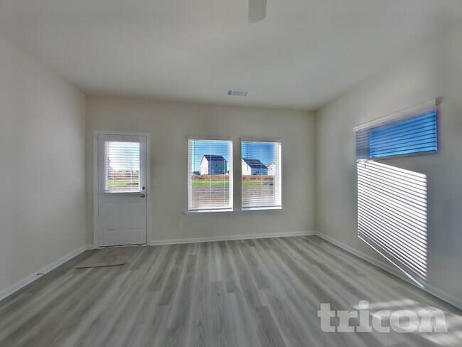 Photo - 278 Limestone Cir