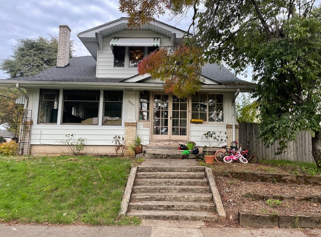 Building Photo - 8607 SE Morrison St