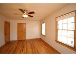 Building Photo - FOUR bedroom in Prime Location! Rental