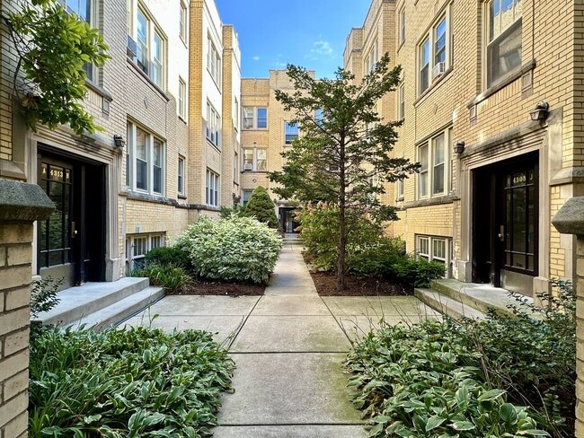 Photo - 4317 N Francisco Ave Unit J05P