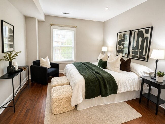 Photo - 1018 13th St SE Unit 1018 13th St SE #2