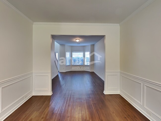 Photo - 412 Farmwood Way