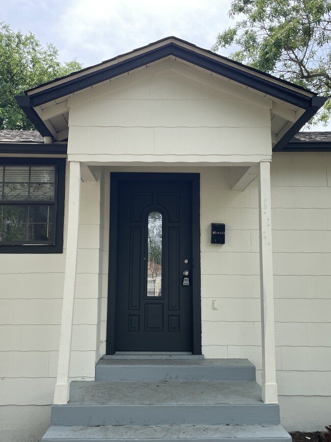 Photo - 1628 Sacramento