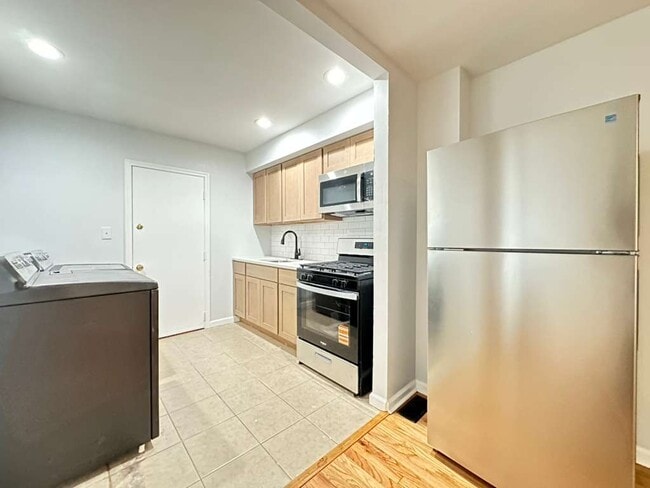 Photo - 538 E Queen Ln