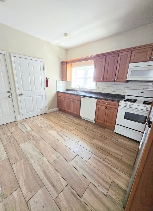 Photo - 316 Devon St