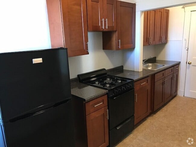 Building Photo - No Brokers Fee, No Security Deposit, Heat,... Rental