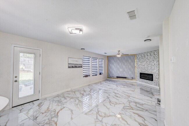 Photo - 519 Darlene Trail