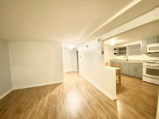 Photo - 6231 W Montrose Ave Unidad 1B