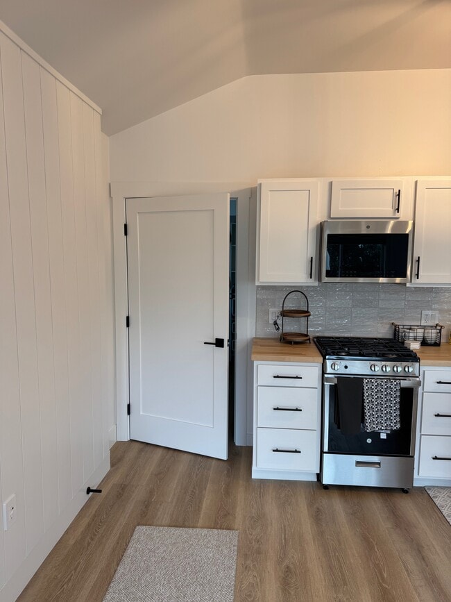 Photo - 245 Country Hills Ln Unit Furnished The Cottage