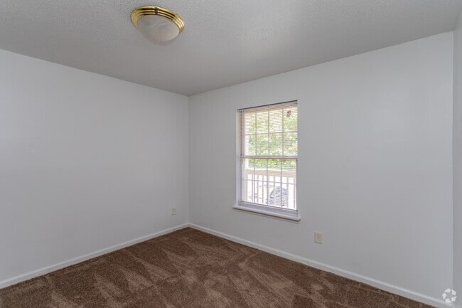 2BR, 2BA - 860SF