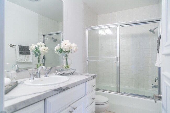 Photo - 723 Palisades Beach Rd Unit 217