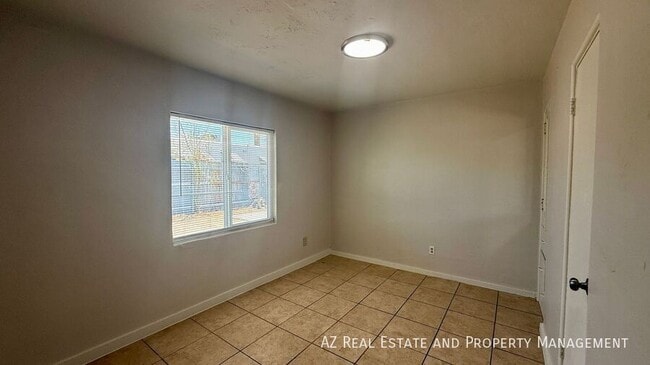 Photo - 1405 W Clarendon Ave Unidad 1