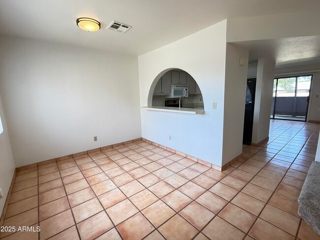 Photo - 611 W 13th St