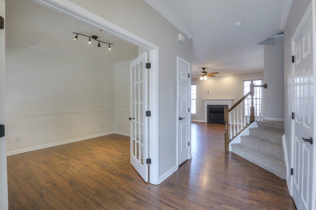 Photo - 7629 Leveson Way