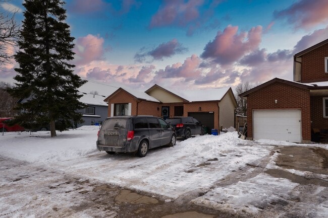 Photo - Stylish 2 Bedroom Basement Suite – All Uti... Unit 2