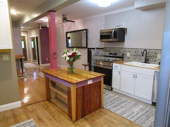 Building Photo - 226 Irving St Unit 1 Rental