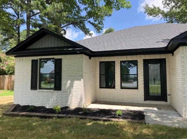 Photo - 906 W Center St