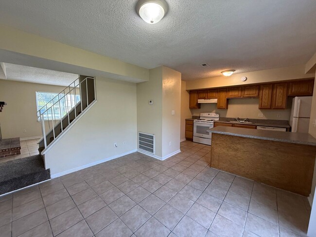Photo - 609 Myrtlewood Cir