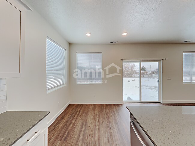 Photo - 1369 Perelle Ln