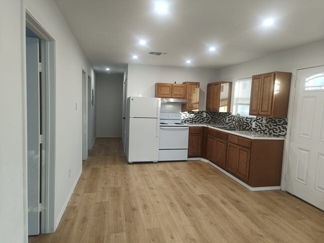 Photo - 509 S San Felipe Ave